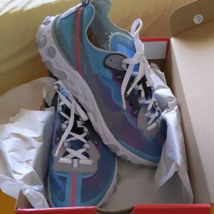 Nike React Element 87